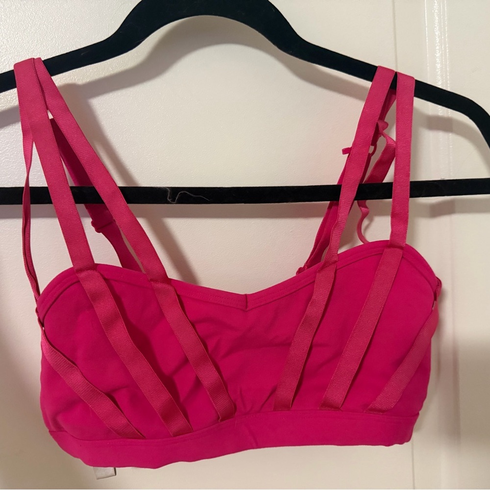 Lorna Jane Strappy Sports Bra – Pink (S) - Picture 2 of 5